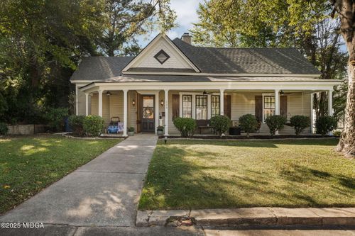 124 Stonewall Pl, Macon, GA, 31204-2893 | Card Image