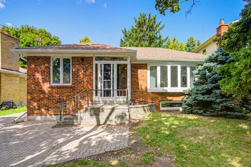 176 Mckee Ave, North York, ON, M2N4C7 | Card Image