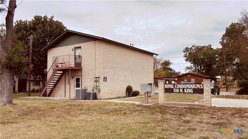 301-516 N King #301 Street, Seguin, TX, 78155 | Card Image