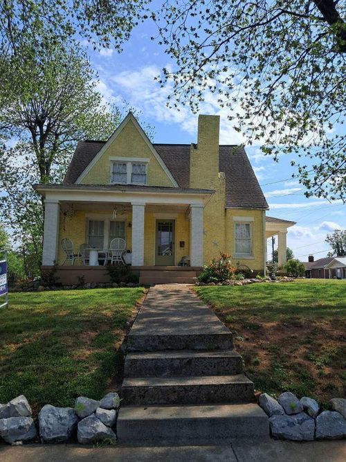 124 N Richardson Dr, Somerset, KY, 42501-1648 | Card Image