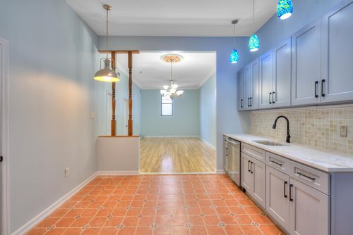 apt-4-118 Leonard St, Jersey City, NJ, 07307-3122 | Card Image