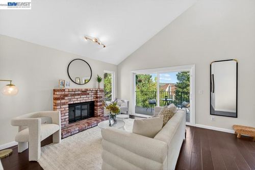 1861 N Forest Hill Pl, Danville, CA, 94526-5611 | Card Image
