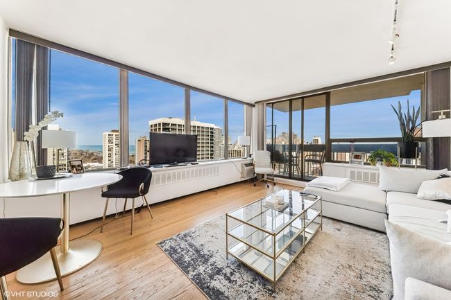 APT-2608 - 1355 N Sandburg Ter, Condo with 2 bedrooms, 1 bathrooms and 1 parking in Chicago IL | Image 4