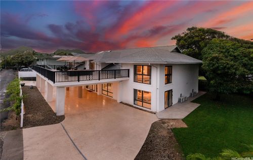 125 N Kalaheo Ave, Kailua, HI, 96734-5803 | Card Image