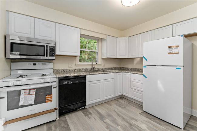 E - 2603 19th St, Condo with 3 bedrooms, 3 bathrooms and null parking in Patterson Twp PA | Image 9