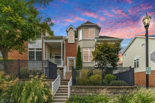 500-500 Maple Ct, Garwood, NJ, 07027-1702 | Card Image