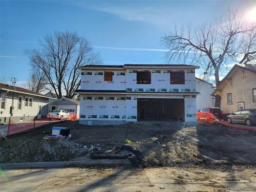 411 N 3rd Ave E, Newton, IA, 50208-3225 | Card Image