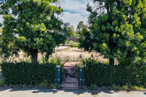 2034 El Molino, Altadena, CA, 91001 | Card Image