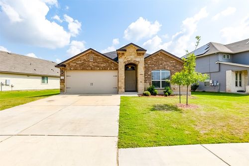 107 Reagor Dr, Taylor, TX, 76574-4536 | Card Image
