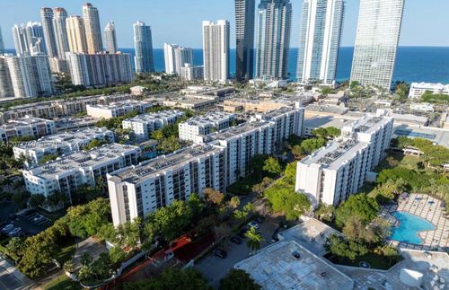 215-17011 N Bay Rd, Sunny Isles Beach, FL, 33160-3647 | Card Image