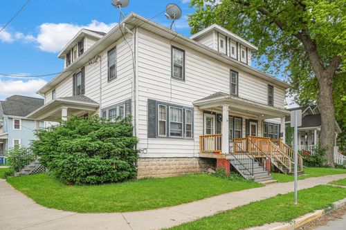 74 W Division St, Fond Du Lac, WI, 54935-4054 | Card Image