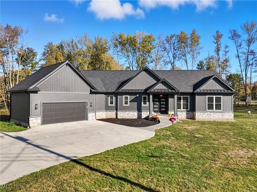 5906 Russia Rd, South Amherst, OH, 44001-3039 | Card Image