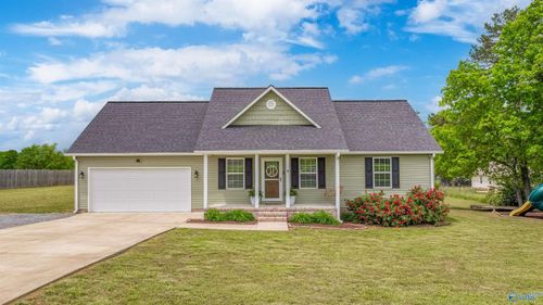 4 Michael Cir Ne, Fort Payne, AL, 35967-7617 | Card Image