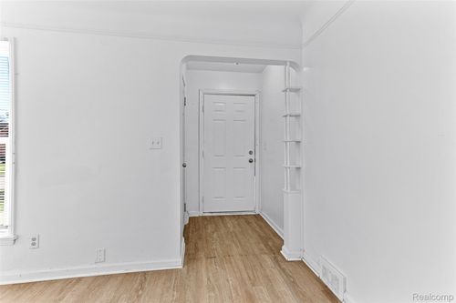 11493 Somerset Ave, Detroit, MI, 48224-1130 | Card Image