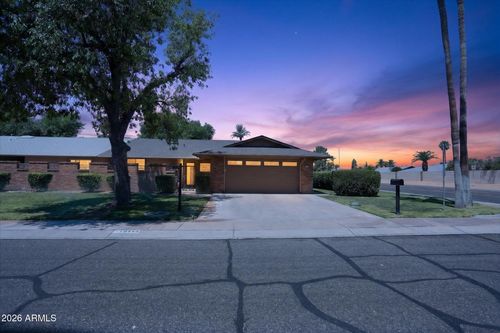 18446 N 104th Ave, Sun City, AZ, 85373-1664 | Card Image
