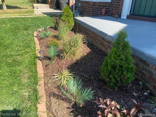 16918 Chandler Park Dr, Detroit, MI, 48224-2079 | Card Image