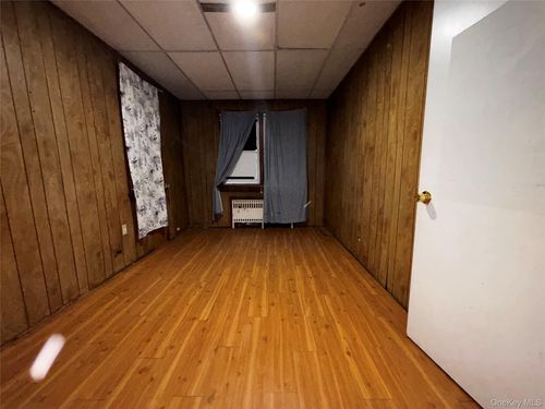 118 Van Cortlandt Ave W, Bronx, NY, 10463-2744 | Card Image