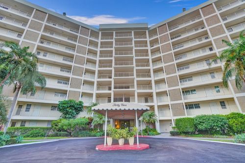 apt-511-2940 N Course Dr, Pompano Beach, FL, 33069-3881 | Card Image