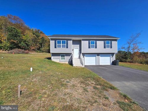 47 Bobbi Ct, BERKELEY SPRINGS, WV, 25411-6193 | Card Image