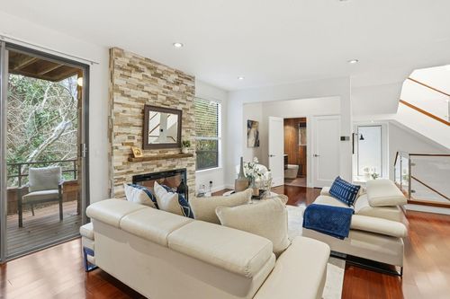 10900 Lucky Oak St, Cupertino, CA, 95014 | Card Image