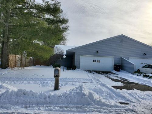 2801 W Westridge Pl, Carbondale, IL, 62901-1045 | Card Image