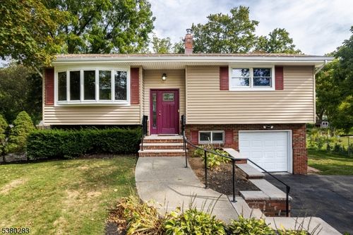8 Corwin St, Kenvil, NJ, 07847-2547 | Card Image