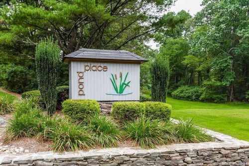 5-5 Edgewood Cir, Avon, CT, 06001-3305 | Card Image