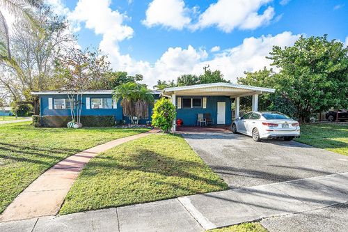 421 Fontana Dr, Palm Springs, FL, 33461-1509 | Card Image