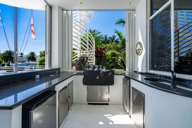 2551 Ne 31 St Ct, House other with 4 bedrooms, 6 bathrooms and null parking in Lighthouse Point FL | Image 30