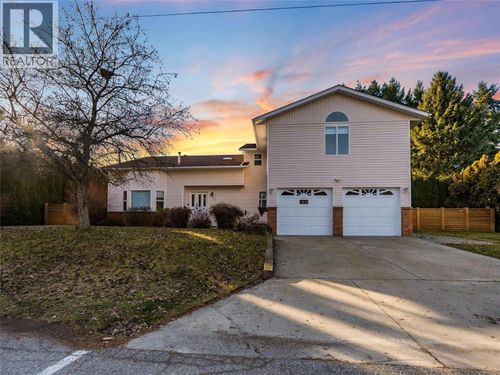 2628 6th Ave, Castlegar, BC, V1N2W2 | Card Image