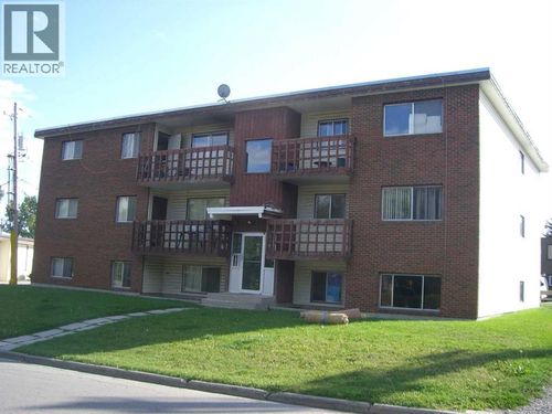 733 44 Ave Nw, Calgary, AB, T2K0J5 | Card Image