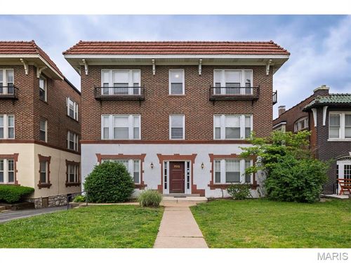3w-7012 Forsyth Blvd, Saint Louis, MO, 63105-2128 | Card Image