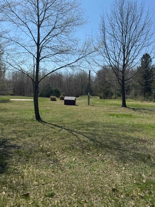 4951 Airstrip Dr, Barryton, MI, 49305-8316 | Card Image