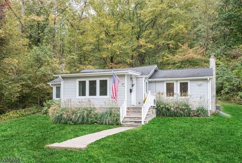 17 Old Woodland Trl, Oak Ridge, NJ, 07438-9603 | Card Image