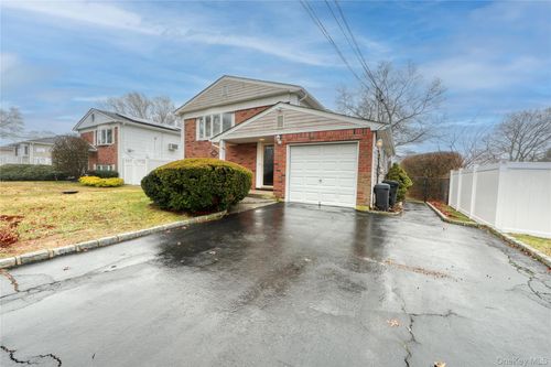 386 Southport St, Ronkonkoma, NY, 11779-6265 | Card Image