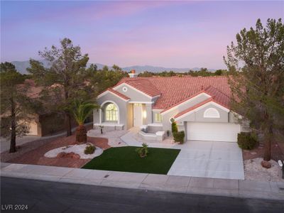 2528 Sunup Drive, House other with 3 bedrooms, 2 bathrooms and null parking in Las Vegas NV | Image 2