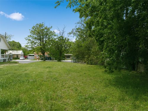 2704 Clay Ave, Waco, TX, 76711-1231 | Card Image