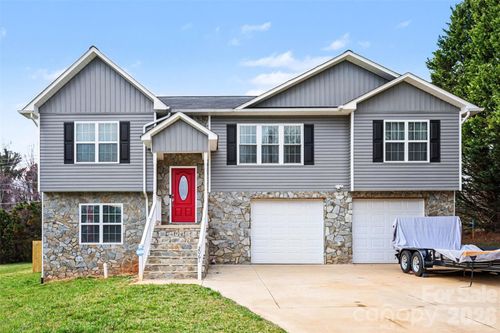 2061 Gary Ln, Hickory, NC, 28602-8278 | Card Image