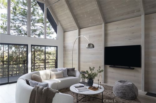 28287 Bern Ln, Lake Arrowhead, CA, 92352 | Card Image