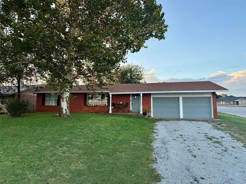200 Arden St, Bowie, TX, 76230-5729 | Card Image