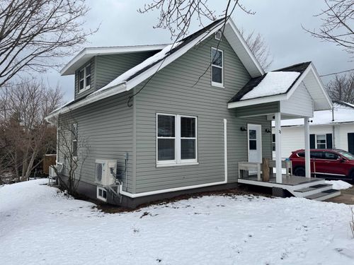 21 6th St, Trenton, NS, B0K1X2 | Card Image