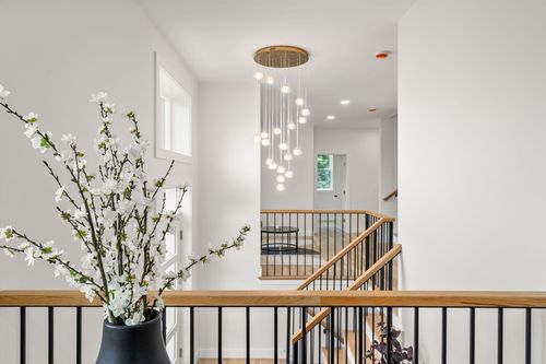 100 Woodbine Cir, Needham, MA, 02494-2152 | Card Image