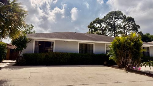 9121 E Highland Pines Dr, Palm Beach Gardens, FL, 33418-5749 | Card Image