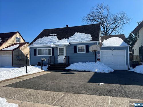 228 Philip Ave, Elmwood Park, NJ, 07407-2709 | Card Image