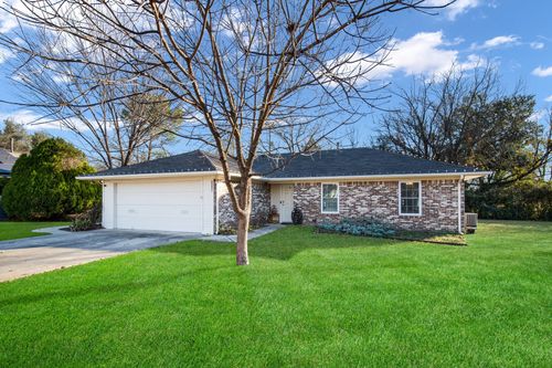 2000 Navajo St, Denton, TX, 76209-3410 | Card Image