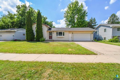 5801 W 51st St Street, Sioux Falls, SD, 57106 | Card Image