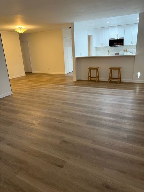 unit-213-4170 Elm Ave, Long Beach, CA, 90807-2747 | Card Image