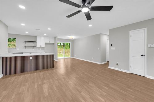 1829 Herringbone Holw, Lithonia, GA, 30058-5516 | Card Image