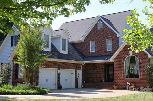 2325 Perry Rd, Denver, NC, 28037-7821 | Card Image