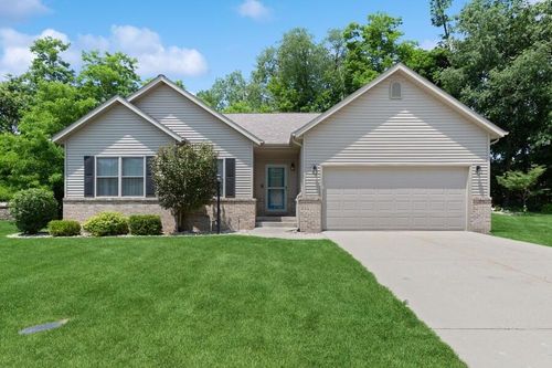 450 Carefree Ct, Niles, MI, 49120-3401 | Card Image